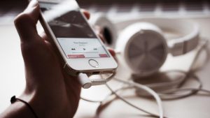 Aplikasi Streaming Musik Online Dengan Fitur